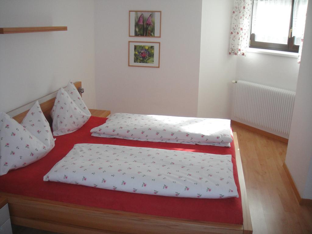 Ferienwohnung Ottohof - Feldblick Gossensass Zimmer foto